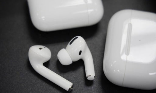 Hoe sluit je twee verschillende AirPods aan op één hoesje?